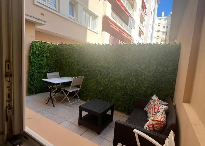 Studio Proche Mer Antibes Centre